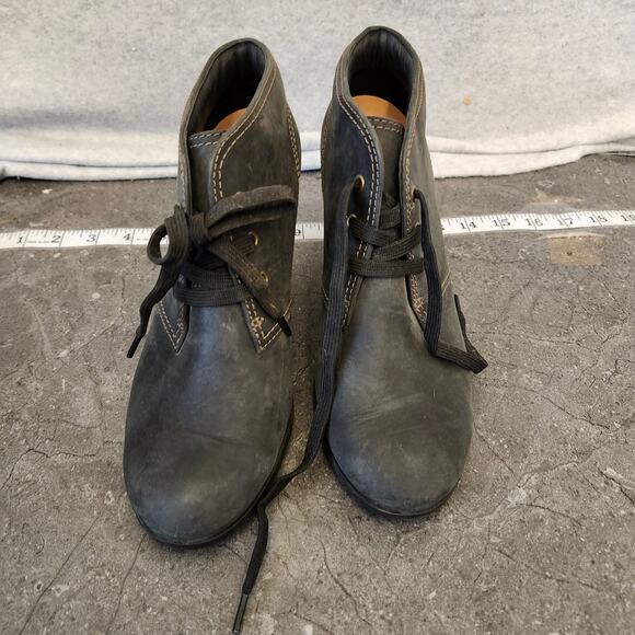 Clarks Unstructured Boots Women's Size 8 Black Leather Lace Up Heel Booties - Picture 2 of 7